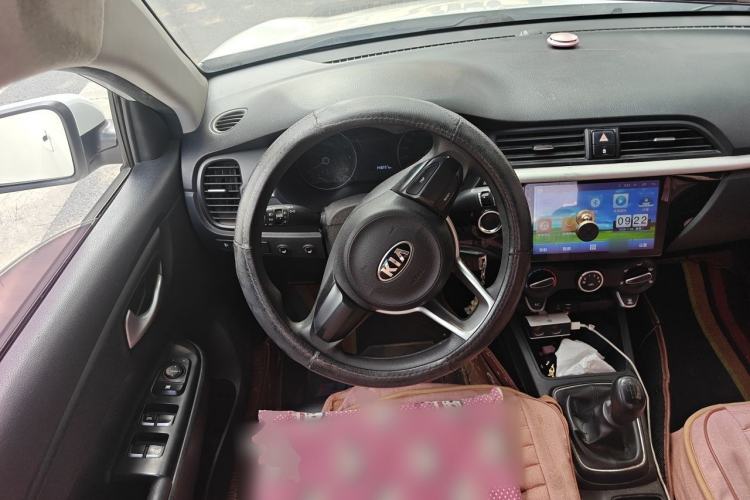 Used Kia K2 2017 Sedan 1.4L Manual Transmission GLS Steering Wheel