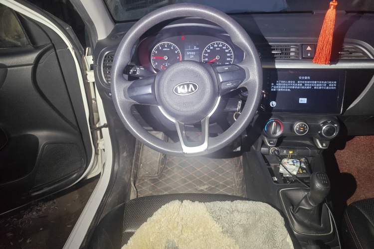 Used Kia K2 2017 Sedan 1.4L Manual Transmission GLS Steering Wheel