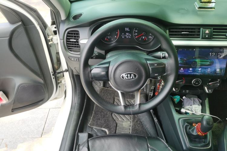 Used Kia K2 2017 Sedan 1.4L Manual Transmission GLS Steering Wheel