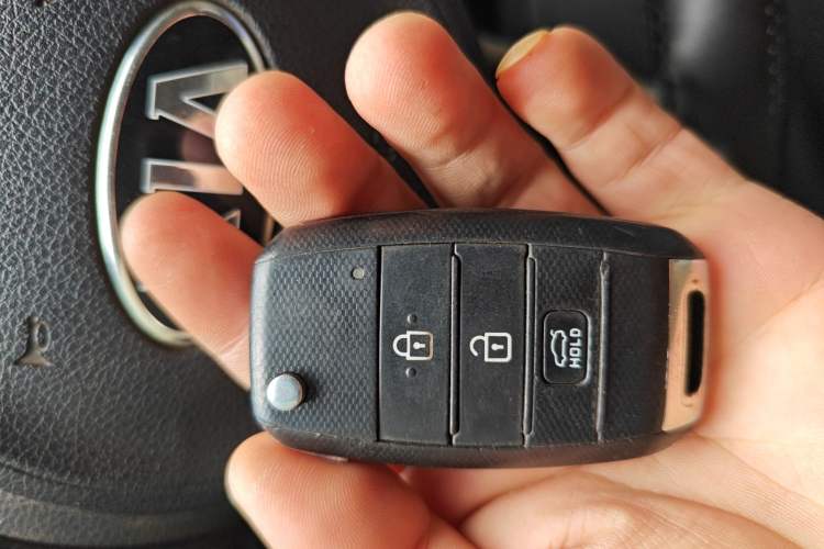 Used Kia K2 2017 Sedan 1.4L Automatic Transmission 15th Anniversary Special Edition GLS Vehicle Key