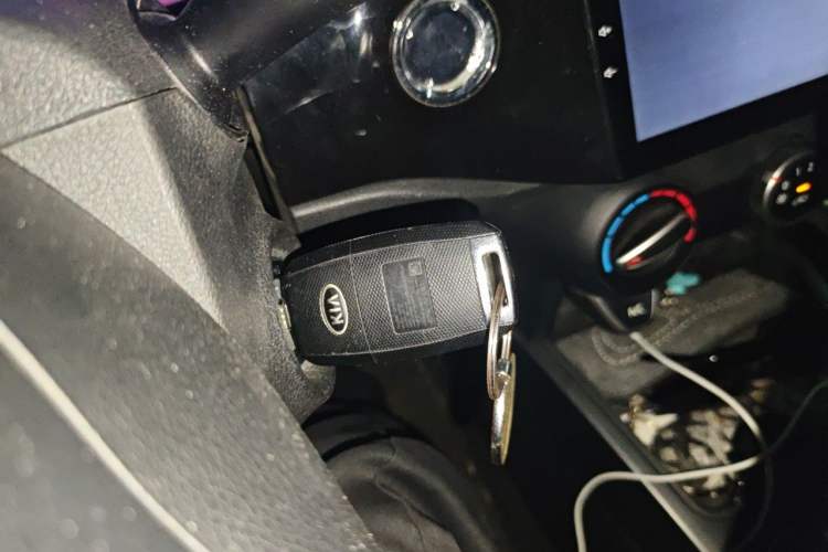 Used Kia K2 2017 Sedan 1.4L Manual Transmission GLS Vehicle Key