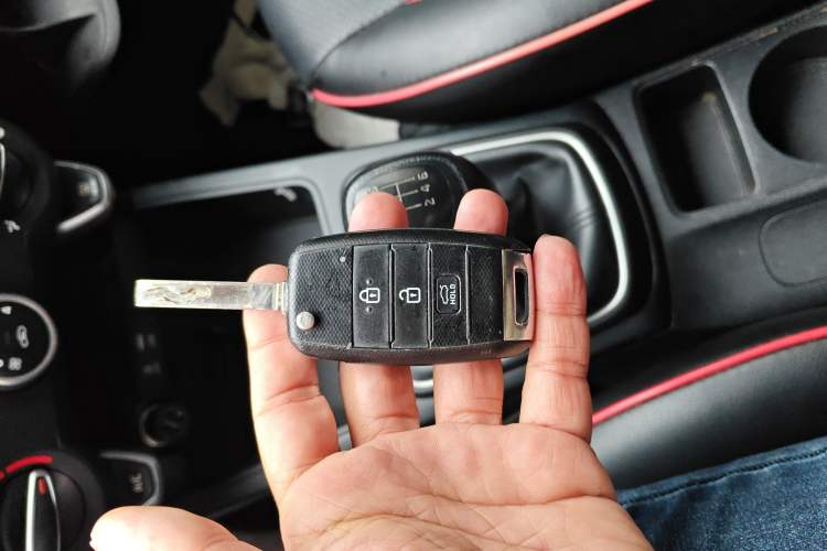 Used Kia K2 2017 Sedan 1.4L Manual Transmission GLS Vehicle Key