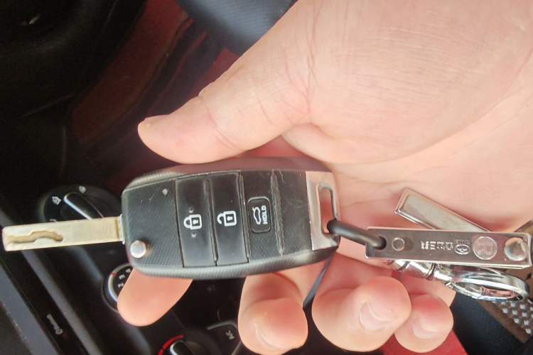 Used Kia K2 2017 Sedan 1.4L Automatic Transmission 15th Anniversary Special Edition GLS Vehicle Key