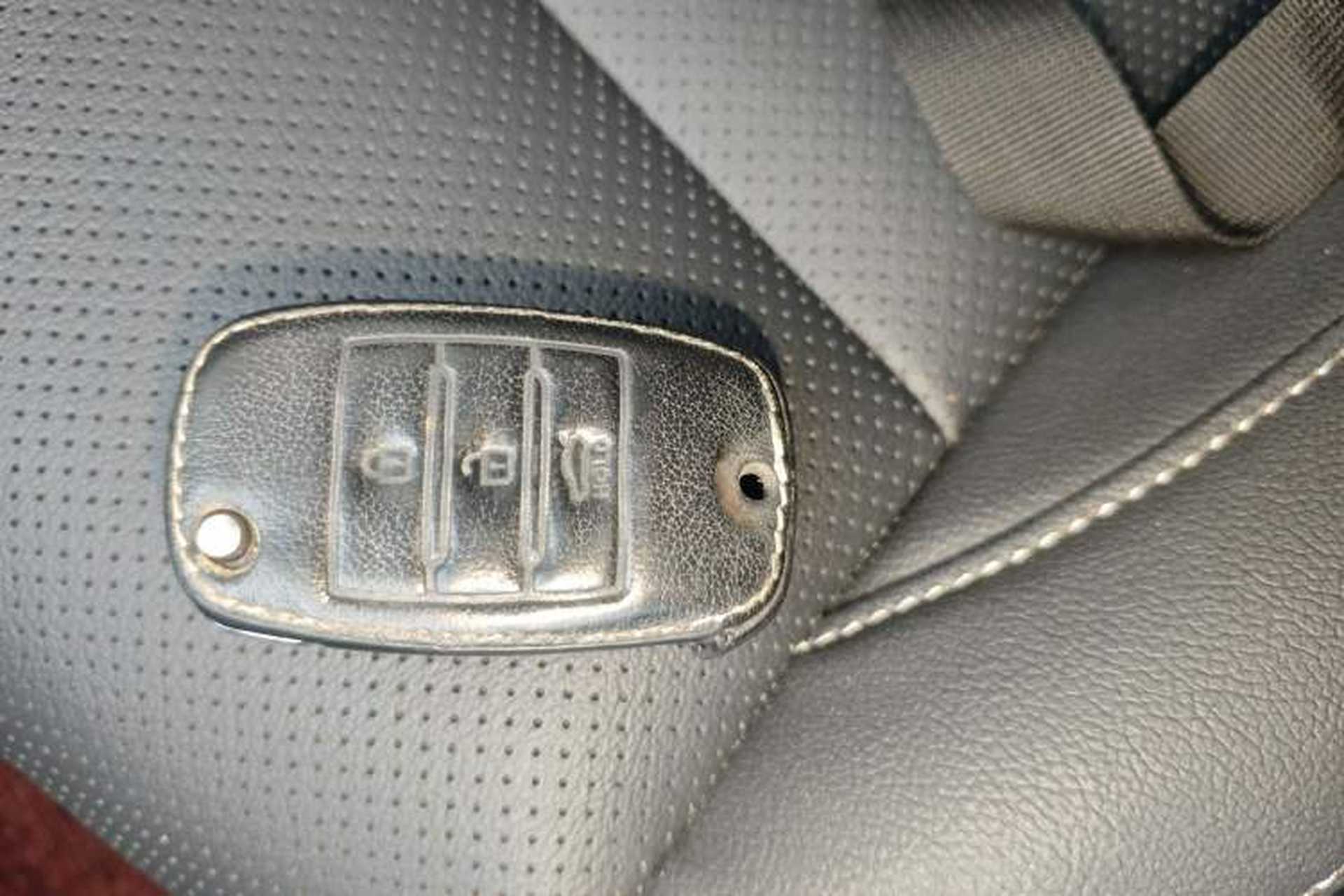 Used Kia K2 2017 Sedan 1.4L Manual Transmission 15th Anniversary Special Edition GLS Vehicle Key