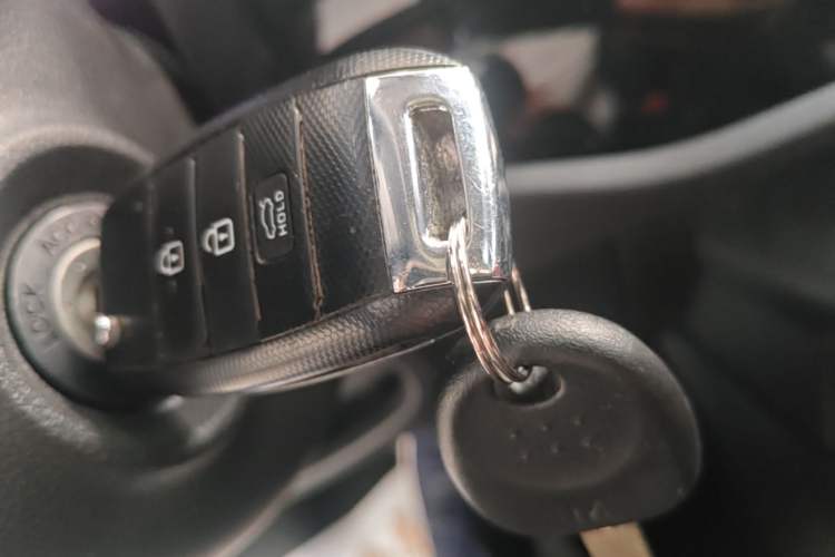 Used Kia K2 2017 Sedan 1.4L Automatic Transmission 15th Anniversary Special Edition GLS Vehicle Key