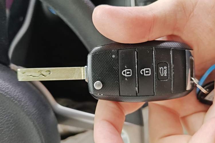 Used Kia K2 2017 Sedan 1.4L Automatic Transmission 15th Anniversary Special Edition GLS Vehicle Key