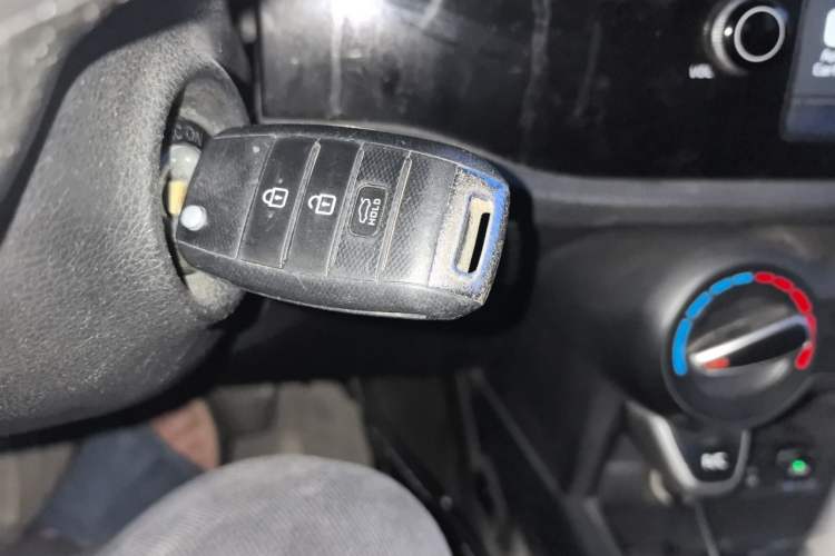 Used Kia K2 2017 Sedan 1.4L Automatic Transmission 15th Anniversary Special Edition GLS Vehicle Key