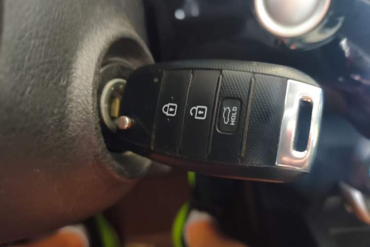 Used Kia K2 2017 Sedan 1.4L Automatic Transmission 15th Anniversary Special Edition GLS Vehicle Key