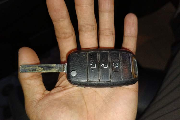 Used Kia K2 2017 Sedan 1.6L AT Premium Vehicle Key