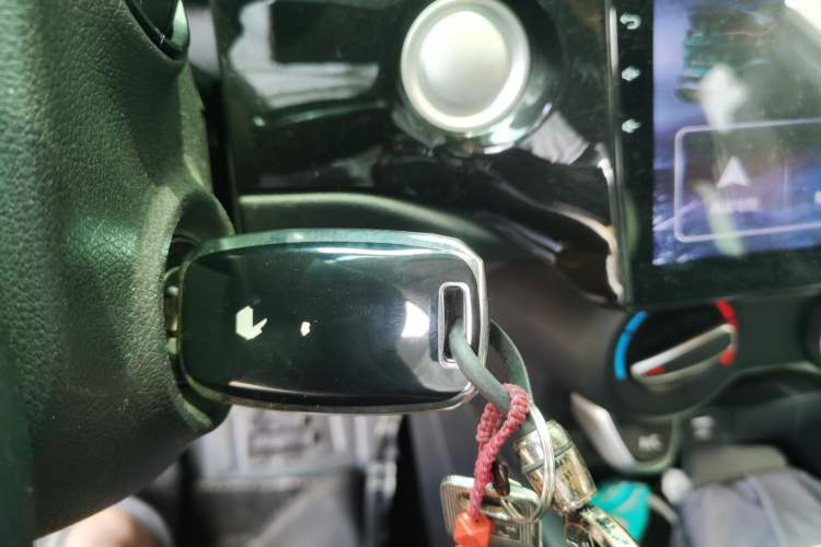Used Kia K2 2017 Sedan 1.4L Manual Transmission GLS Vehicle Key