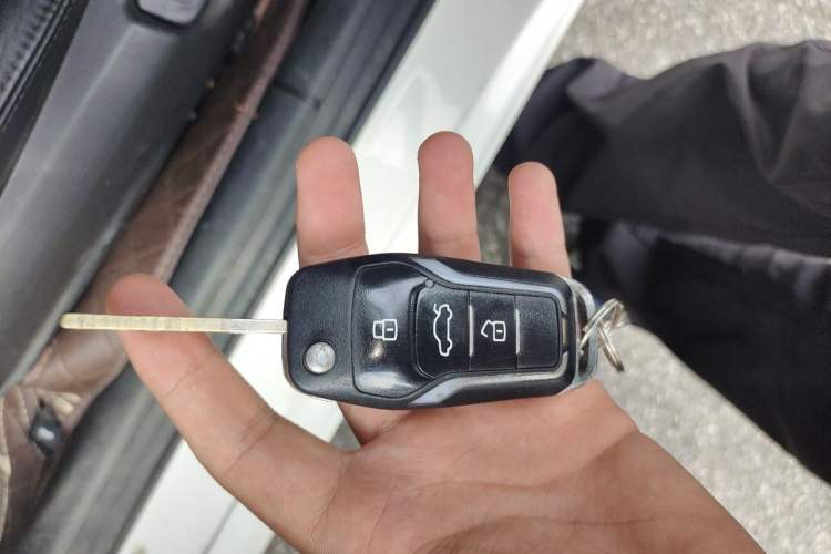 Used Kia K2 2017 Sedan 1.4L Automatic GLS Vehicle Key