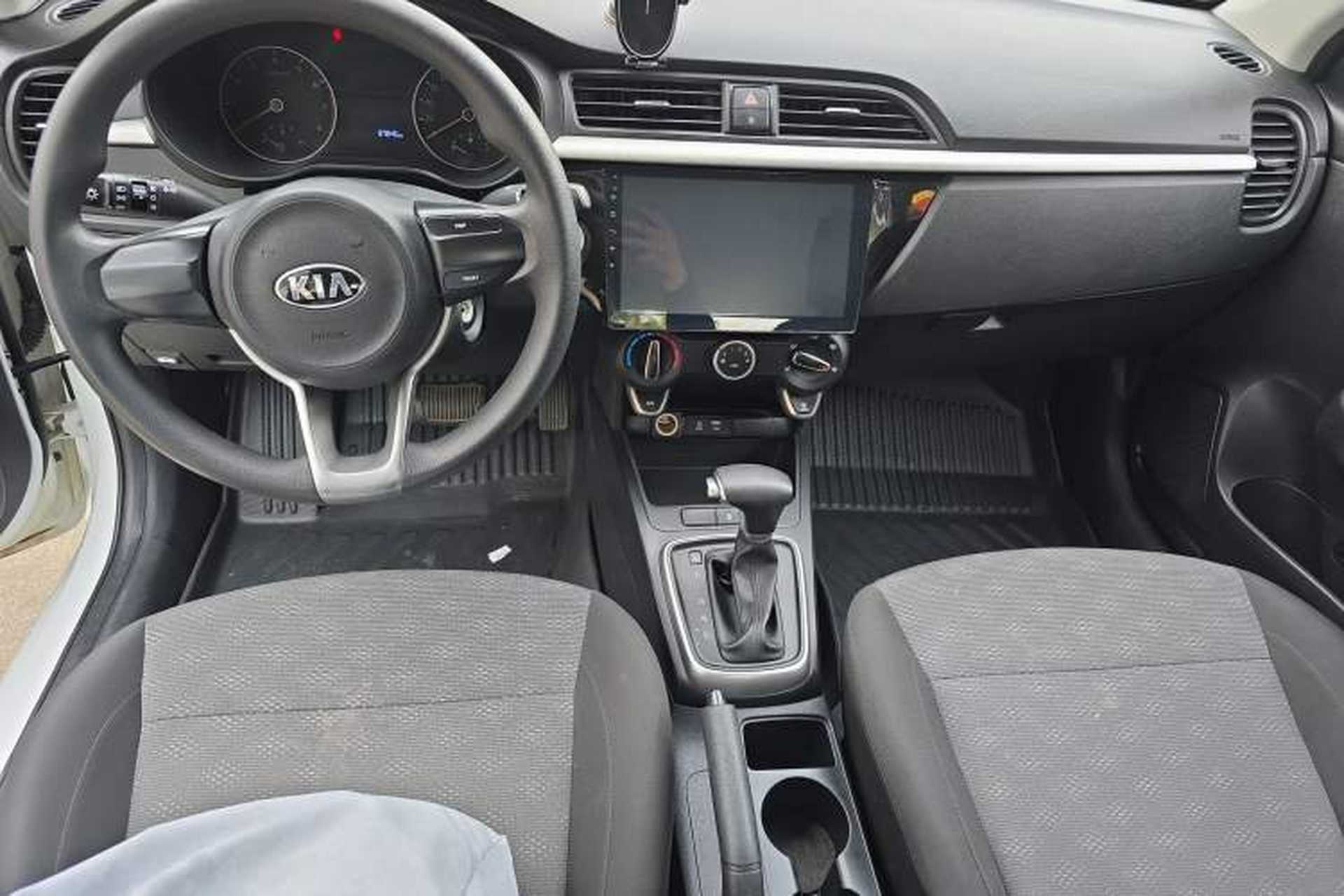 Used Kia K2 2019 Sedan 1.4L Automatic Transmission 15th Anniversary Special Edition GLS China VI Standard Center Console