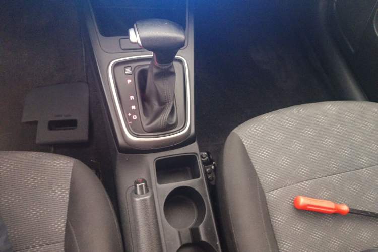 Used Kia K2 2019 Sedan 1.4L Automatic Transmission 15th Anniversary Special Edition GLS China VI Standard Gear Lever