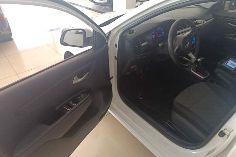 Used Kia K2 2019 Sedan 1.4L Automatic Transmission 15th Anniversary Special Edition GLS China VI Standard Interior 3
