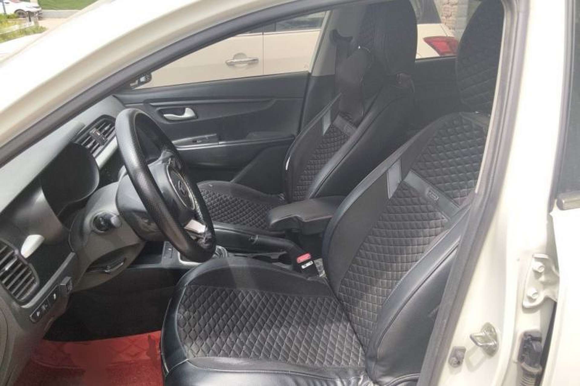 Used Kia K2 2019 Sedan 1.4L Automatic Transmission 15th Anniversary Special Edition GLS China VI Standard Left Front Seat