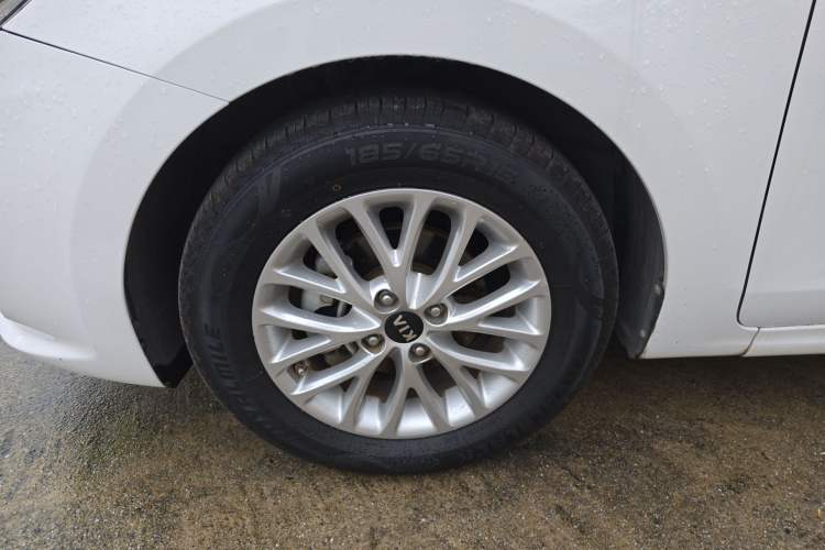 Used Kia K2 2019 Sedan 1.4L Automatic Transmission 15th Anniversary Special Edition GLS China VI Standard Left Front Wheel Hub