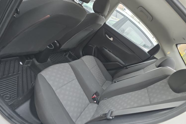 Used Kia K2 2019 Sedan 1.4L Automatic Transmission 15th Anniversary Special Edition GLS China VI Standard Left Rear Seat