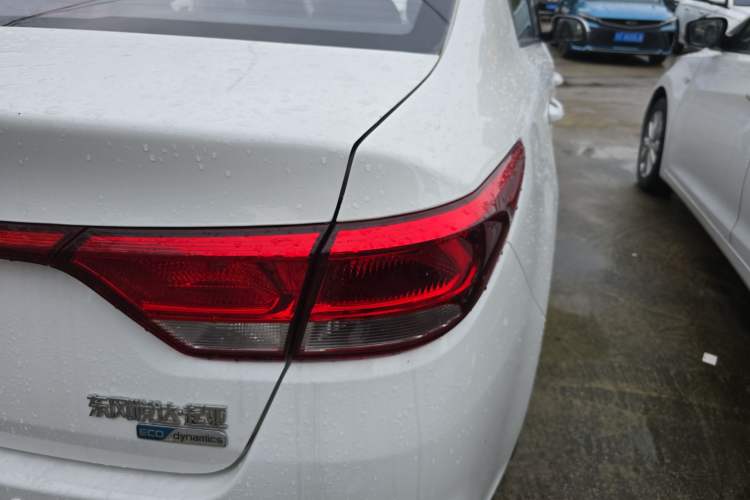 Used Kia K2 2019 Sedan 1.4L Automatic Transmission 15th Anniversary Special Edition GLS China VI Standard Right Rear Taillight