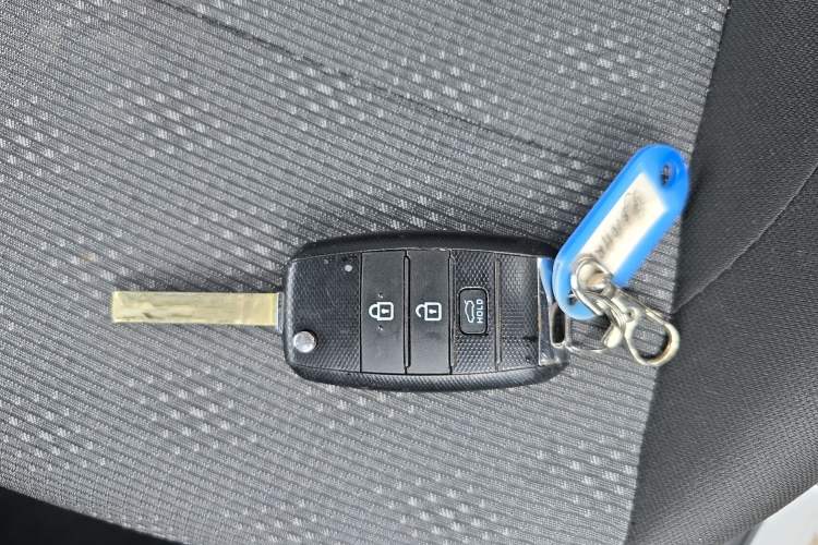 Used Kia K2 2019 Sedan 1.4L Automatic Transmission 15th Anniversary Special Edition GLS China VI Standard Vehicle Key
