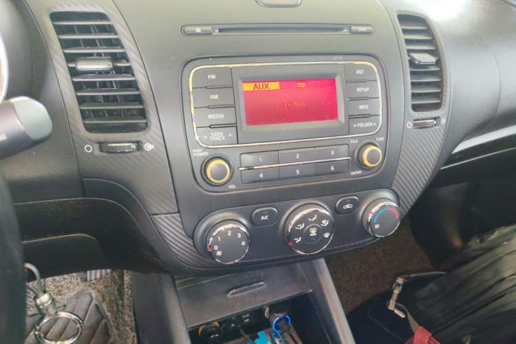 Used Kia K3 2013 1.6L Manual GLS Audio And AC Panel