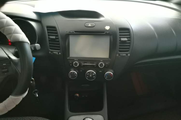 Used Kia K3 2013 1.6L Manual GLS Audio And AC Panel