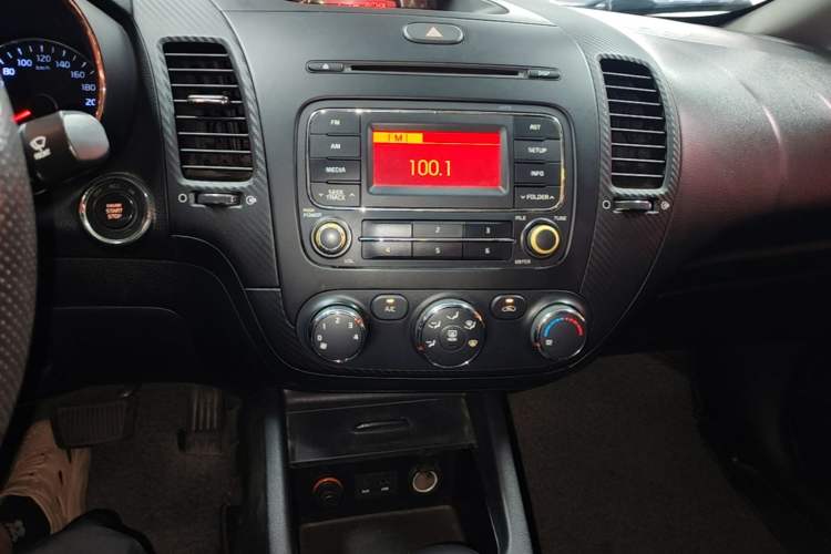 Used Kia K3 2013 1.6L Automatic GLS Audio And AC Panel