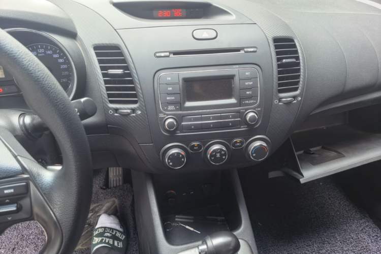 Used Kia K3 2013 1.6L Automatic GL Audio And AC Panel