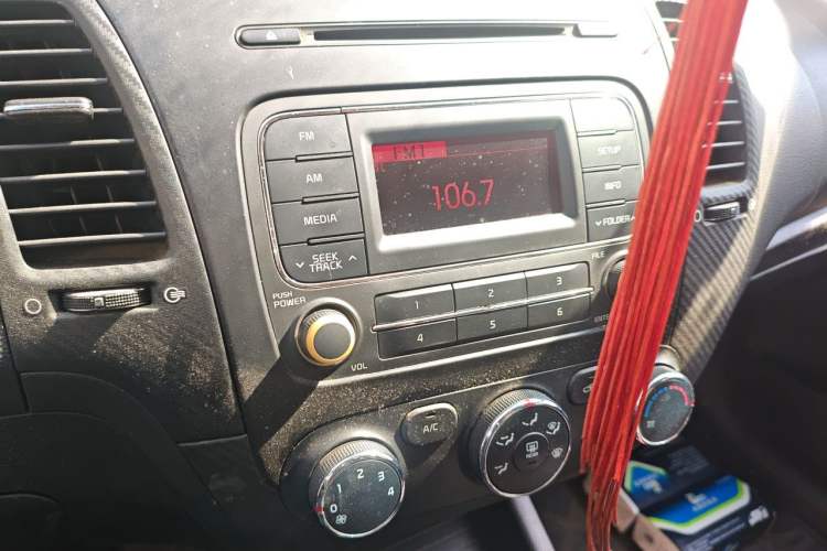 Used Kia K3 2013 1.6L Manual GLS Audio And AC Panel