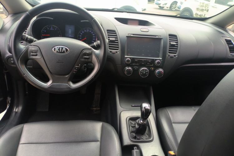 Used Kia K3 2013 1.6L Manual GLS Center Console