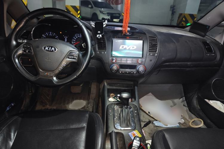 Used Kia K3 2013 1.6L Automatic Premium Center Console