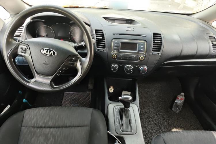 Used Kia K3 2013 1.6L Automatic GL Center Console