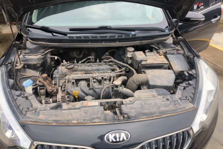 Used Kia K3 2013 1.6L Manual GLS Engine Bay