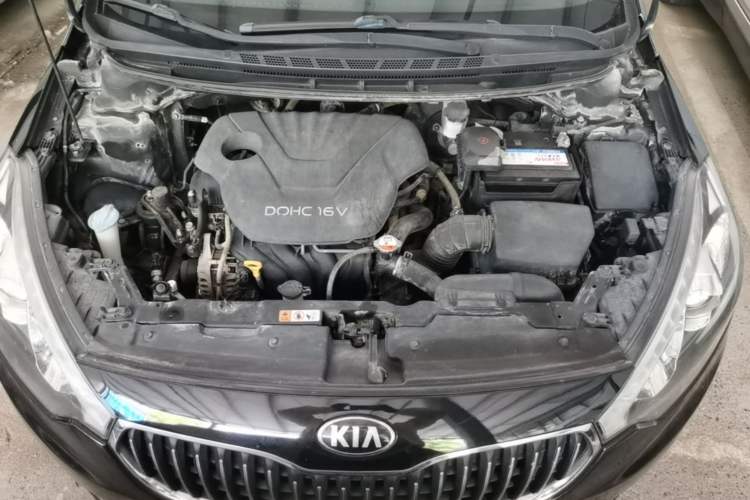Used Kia K3 2013 1.6L Manual GLS Engine Bay