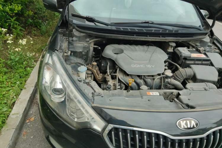 Used Kia K3 2013 1.6L Automatic GLS Engine Bay Right