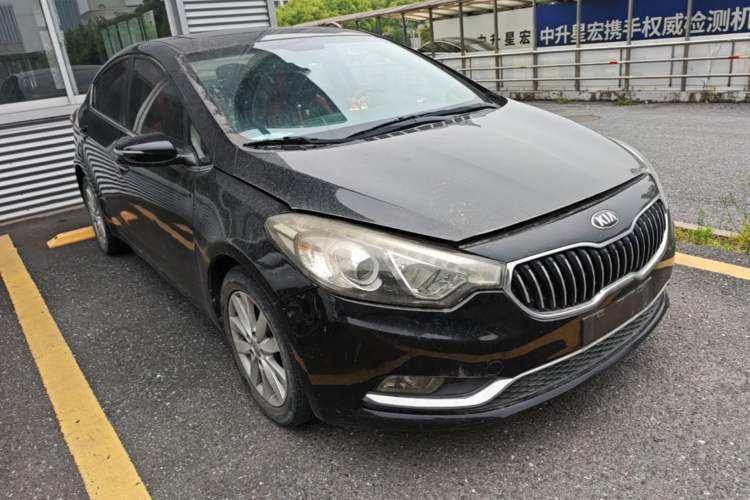 Used Kia K3 2013 1.6L Automatic GLS Front Right 45 Deg