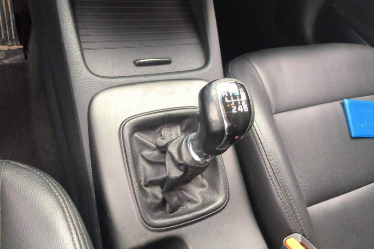 Used Kia K3 2013 1.6L Manual GLS Gear Lever