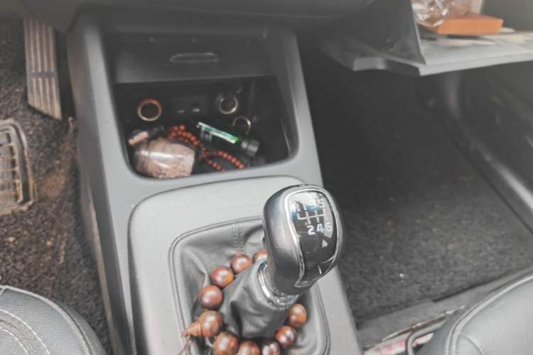 Used Kia K3 2013 1.6L Manual GLS Gear Lever
