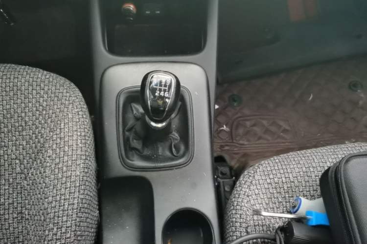 Used Kia K3 2013 1.6L Manual GLS Gear Lever