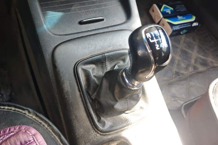 Used Kia K3 2013 1.6L Manual GLS Gear Lever