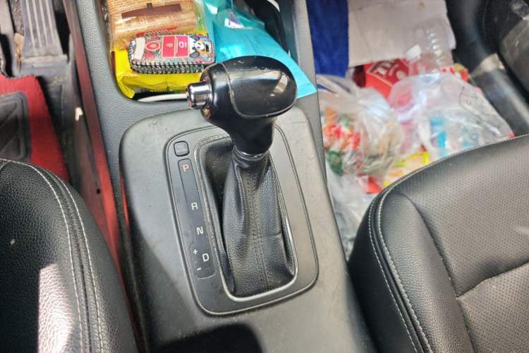 Used Kia K3 2013 1.6L Automatic GLS Gear Lever