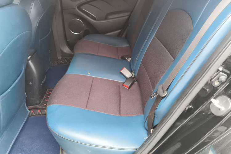 Used Kia K3 2013 1.6L Automatic GLS Interior 1