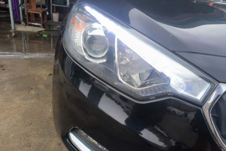 Used Kia K3 2013 1.6L Manual GLS Right Front Headlight