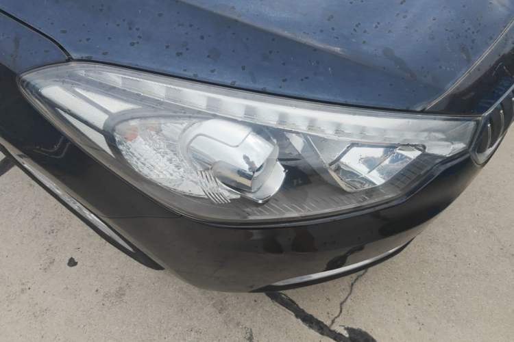 Used Kia K3 2013 1.6L Manual GLS Right Front Headlight