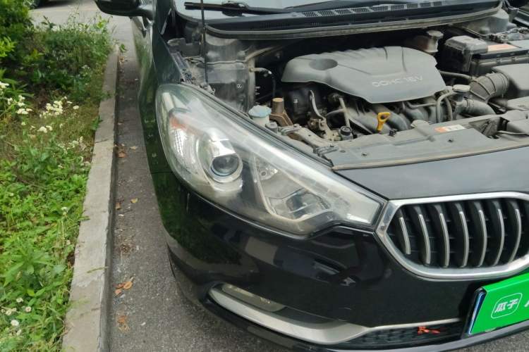 Used Kia K3 2013 1.6L Automatic GLS Right Front Headlight