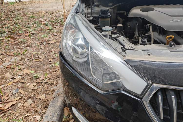 Used Kia K3 2013 1.6L Manual GL Right Front Headlight