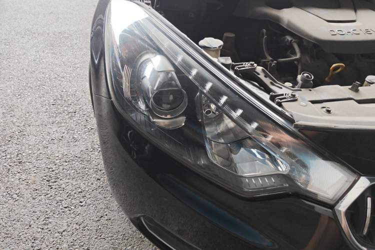 Used Kia K3 2013 1.6L Automatic GLS Right Front Headlight