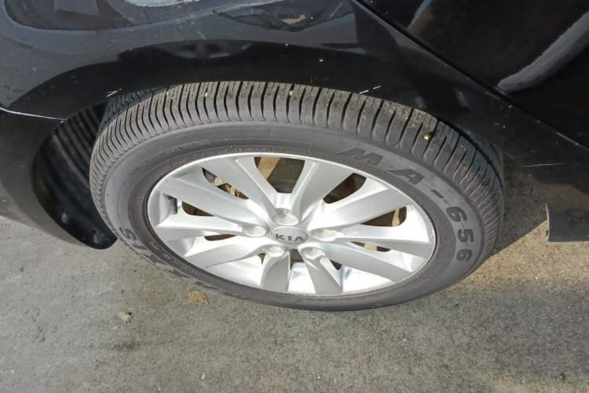 Used Kia K3 2013 1.6L Automatic GLS Right Rear Wheel Hub