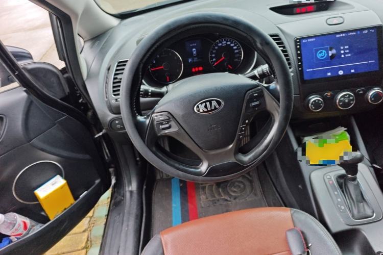 Used Kia K3 2013 1.6L Automatic GLS Steering Wheel