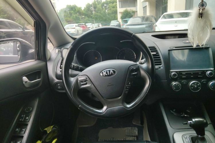 Used Kia K3 2013 1.6L Automatic GLS Steering Wheel