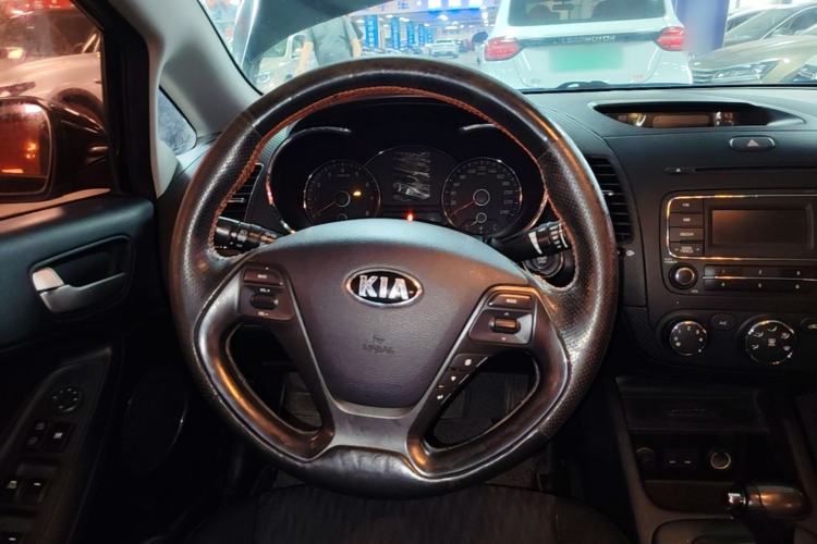 Used Kia K3 2013 1.6L Automatic GLS Steering Wheel